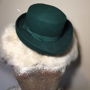 Wool emerald green hat